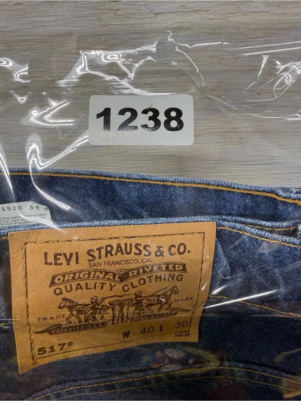 Vintage 90’s Levi 517 Men's 40x30 Bootcut Jeans in Deep Blue Denim Orange Tab